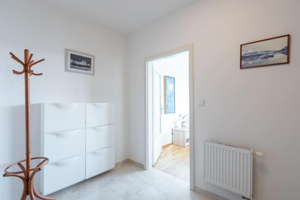 Sunny Safron Apartment Prague Exterior photo